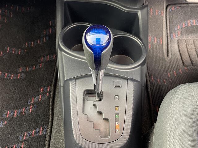 アクア Ｓ　禁煙車　純正７インチナビ　バックカメラ　ドライブレコーダー　プリクラッシュセーフティ　スマートキー　スペアキー　オートライト　オートマチックハイビーム　ステアリングスイッチ　ビルトインＥＴＣ（23枚目）