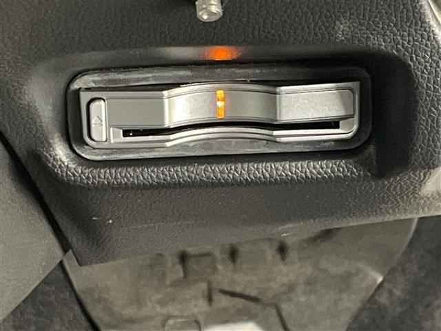 フィットハイブリッド Ｓパッケージ　禁煙車　衝突軽減ブレーキ　純正７インチナビ　バックカメラ　クルーズコントロール　ＬＥＤライト　純正１６インチアルミホイール　ステアリングリモコン　パドルシフト　ＥＴＣ　ドライブレコーダー　スマートキー（15枚目）