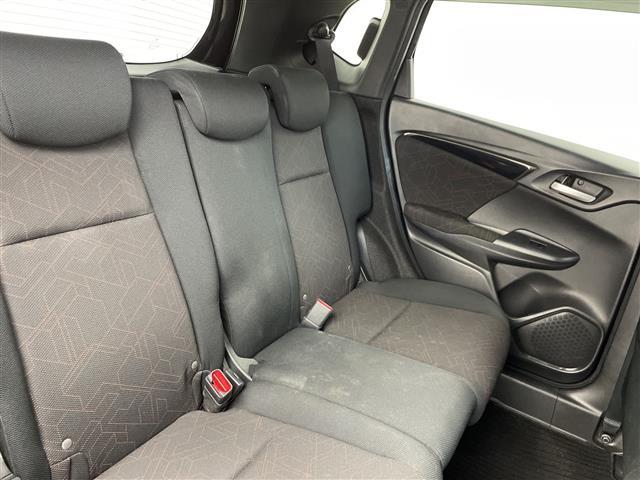 フィットハイブリッド Ｓパッケージ　禁煙車　衝突軽減ブレーキ　純正７インチナビ　バックカメラ　クルーズコントロール　ＬＥＤライト　純正１６インチアルミホイール　ステアリングリモコン　パドルシフト　ＥＴＣ　ドライブレコーダー　スマートキー（36枚目）