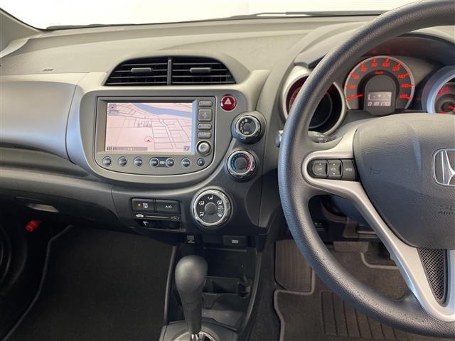 フィット Ｇ　スマートスタイルエディション　純正ナビ　ビルトインＥＴＣ　キノセンヘッドランプ　オートライト　フォグランプ　衝突被害軽減ブレーキ　チップアップシート　エアコン　スマートキー　電動格納ミラー　フロアマット　ステアリングスイッチ　禁煙（15枚目）