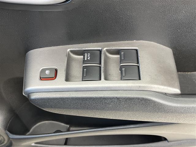 フィット Ｇ　スマートスタイルエディション　純正ナビ　ビルトインＥＴＣ　キノセンヘッドランプ　オートライト　フォグランプ　衝突被害軽減ブレーキ　チップアップシート　エアコン　スマートキー　電動格納ミラー　フロアマット　ステアリングスイッチ　禁煙（20枚目）