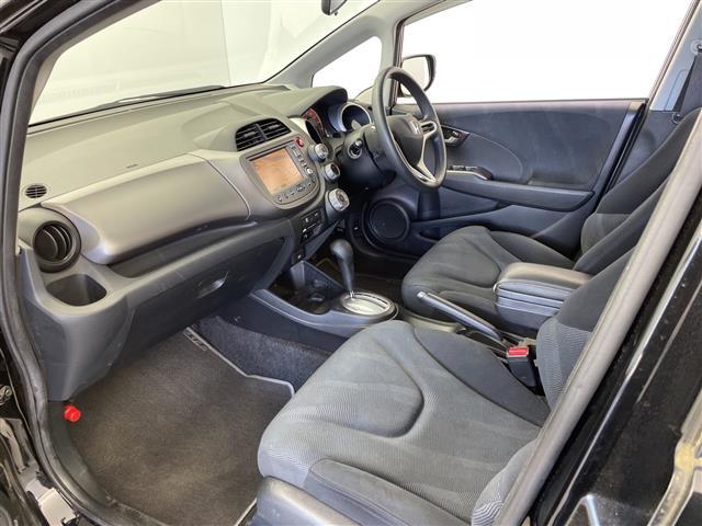 フィット Ｇ　スマートスタイルエディション　純正ナビ　ビルトインＥＴＣ　キノセンヘッドランプ　オートライト　フォグランプ　衝突被害軽減ブレーキ　チップアップシート　エアコン　スマートキー　電動格納ミラー　フロアマット　ステアリングスイッチ　禁煙（37枚目）