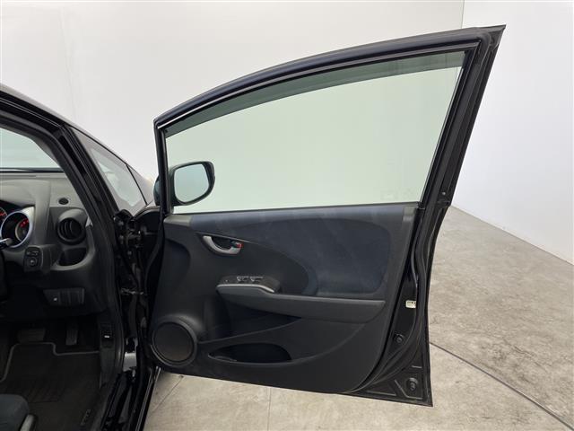 フィット Ｇ　スマートスタイルエディション　純正ナビ　ビルトインＥＴＣ　キノセンヘッドランプ　オートライト　フォグランプ　衝突被害軽減ブレーキ　チップアップシート　エアコン　スマートキー　電動格納ミラー　フロアマット　ステアリングスイッチ　禁煙（38枚目）