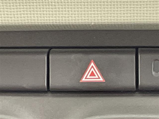 パッソ プラスハナ　Ｃパッケージ　純正ＳＤナビ　バックカメラ　ワンセグＴＶ　キセノンヘッドライト　フォグランプ　エアコン　純正フロアマット　ヘッドライトリベライザー　リモコンキー　盗難防止装置　電動格納ミラー　ＡＢＳ　禁煙車（12枚目）