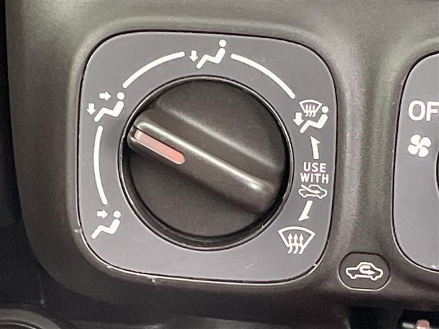 パッソ プラスハナ　Ｃパッケージ　純正ＳＤナビ　バックカメラ　ワンセグＴＶ　キセノンヘッドライト　フォグランプ　エアコン　純正フロアマット　ヘッドライトリベライザー　リモコンキー　盗難防止装置　電動格納ミラー　ＡＢＳ　禁煙車（17枚目）