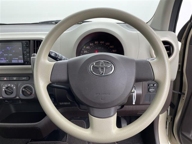 パッソ プラスハナ　Ｃパッケージ　純正ＳＤナビ　バックカメラ　ワンセグＴＶ　キセノンヘッドライト　フォグランプ　エアコン　純正フロアマット　ヘッドライトリベライザー　リモコンキー　盗難防止装置　電動格納ミラー　ＡＢＳ　禁煙車（22枚目）