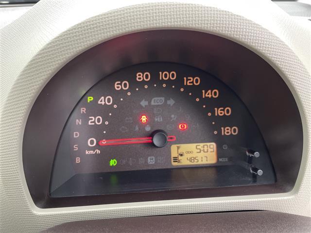 パッソ プラスハナ　Ｃパッケージ　純正ＳＤナビ　バックカメラ　ワンセグＴＶ　キセノンヘッドライト　フォグランプ　エアコン　純正フロアマット　ヘッドライトリベライザー　リモコンキー　盗難防止装置　電動格納ミラー　ＡＢＳ　禁煙車（24枚目）