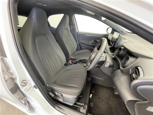 ヤリス ハイブリッドＧ　純正８型ナビ　バックカメラ　ＥＴＣ　ドラレコ　衝突被害軽減ブレーキ　レーンアシスト　オートマチックハイビーム　クリアランスソナー　ＬＥＤヘッドライト　ステアリングリモコン　ＵＳＢ入力端子　禁煙車（26枚目）