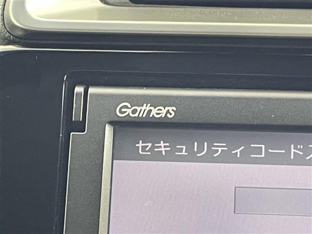 フィットハイブリッド Ｌパッケージ　純正８型ナビ　バックカメラ　ワンセグＴＶ　ＥＴＣ　オートライト　キノセンヘッドライト　衝突被害軽減システム　クルーズコントロール　ＡＢＳ　ハーフレザーシート　スマートキー　オートエアコン　禁煙車（6枚目）