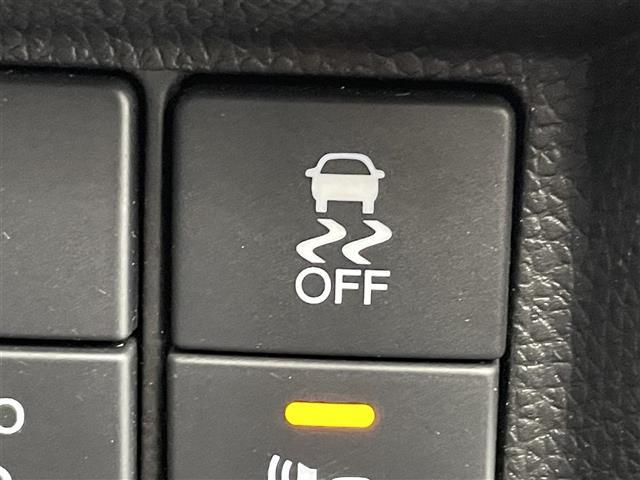 フィットハイブリッド Ｌパッケージ　純正８型ナビ　バックカメラ　ワンセグＴＶ　ＥＴＣ　オートライト　キノセンヘッドライト　衝突被害軽減システム　クルーズコントロール　ＡＢＳ　ハーフレザーシート　スマートキー　オートエアコン　禁煙車（9枚目）