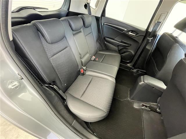 フィットハイブリッド Ｌパッケージ　純正８型ナビ　バックカメラ　ワンセグＴＶ　ＥＴＣ　オートライト　キノセンヘッドライト　衝突被害軽減システム　クルーズコントロール　ＡＢＳ　ハーフレザーシート　スマートキー　オートエアコン　禁煙車（32枚目）