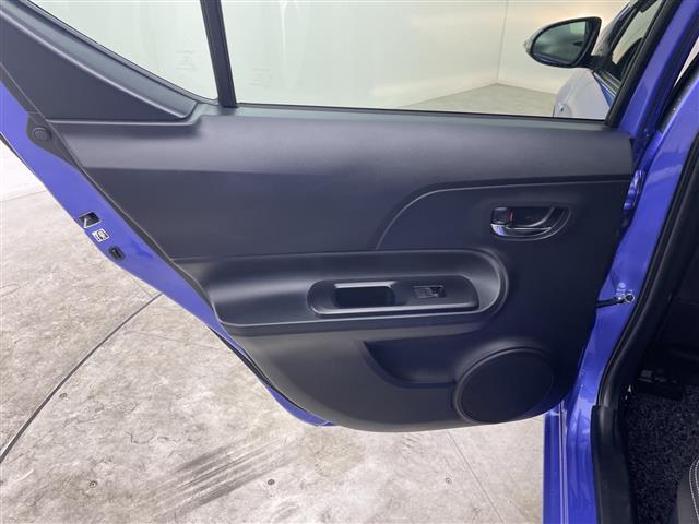 アクア Ｇブラックソフトレザーセレクション　純正ナビ　バックカメラ　ビルトインＥＴＣ　ドラレコ　ハーフレザーシート　衝突被害軽減ブレーキ　レーンアシスト　オートマチックハイビーム　キセノンヘッドライト　フォグランプ　スマートキー　禁煙車（41枚目）