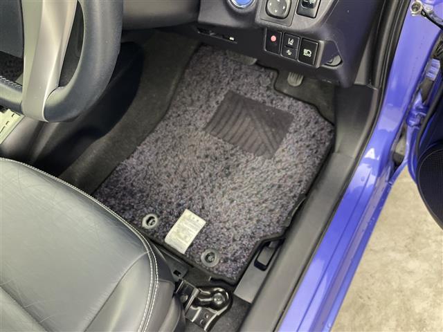 アクア Ｇブラックソフトレザーセレクション　純正ナビ　バックカメラ　ビルトインＥＴＣ　ドラレコ　ハーフレザーシート　衝突被害軽減ブレーキ　レーンアシスト　オートマチックハイビーム　キセノンヘッドライト　フォグランプ　スマートキー　禁煙車（42枚目）