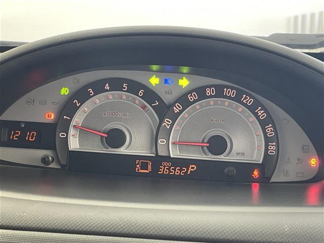 シエンタ ＤＩＣＥ－Ｇ　ナビ　バックカメラ　フルセグＴＶ　Ｂｌｕｅｔｏｏｔｈ接続　ＥＴＣ　電動スライドドア　キセノンヘッドライト　フォグランプ　エアコン　ステアリングリモコン　電動格納ミラー　純正フロアマット　禁煙車（12枚目）