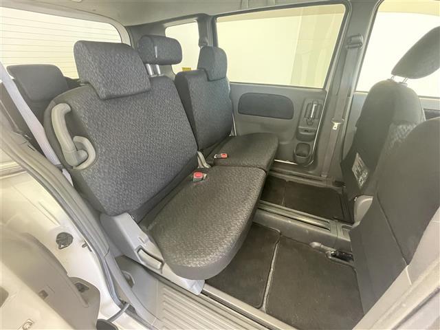 シエンタ ＤＩＣＥ－Ｇ　ナビ　バックカメラ　フルセグＴＶ　Ｂｌｕｅｔｏｏｔｈ接続　ＥＴＣ　電動スライドドア　キセノンヘッドライト　フォグランプ　エアコン　ステアリングリモコン　電動格納ミラー　純正フロアマット　禁煙車（27枚目）