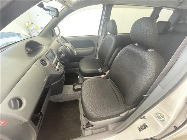 シエンタ ＤＩＣＥ－Ｇ　ナビ　バックカメラ　フルセグＴＶ　Ｂｌｕｅｔｏｏｔｈ接続　ＥＴＣ　電動スライドドア　キセノンヘッドライト　フォグランプ　エアコン　ステアリングリモコン　電動格納ミラー　純正フロアマット　禁煙車（32枚目）