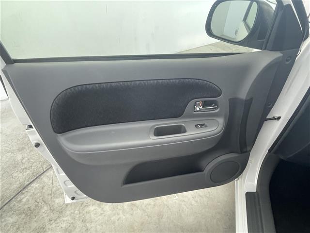 シエンタ ＤＩＣＥ－Ｇ　ナビ　バックカメラ　フルセグＴＶ　Ｂｌｕｅｔｏｏｔｈ接続　ＥＴＣ　電動スライドドア　キセノンヘッドライト　フォグランプ　エアコン　ステアリングリモコン　電動格納ミラー　純正フロアマット　禁煙車（38枚目）