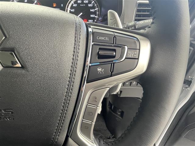 デリカＤ：５ シャモニー　４ＷＤ　登録済未使用車　ＢＳＭ　ハーフレザーシート　電動リアゲート　アダプティブクルーズコントロール　衝突被害軽減ブレーキ　レーンアシスト　オートマチックハイビーム　ＬＥＤ　ステアリングヒーター　禁煙（7枚目）