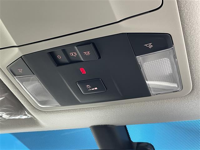 デリカＤ：５ シャモニー　４ＷＤ　登録済未使用車　ＢＳＭ　ハーフレザーシート　電動リアゲート　アダプティブクルーズコントロール　衝突被害軽減ブレーキ　レーンアシスト　オートマチックハイビーム　ＬＥＤ　ステアリングヒーター　禁煙（16枚目）