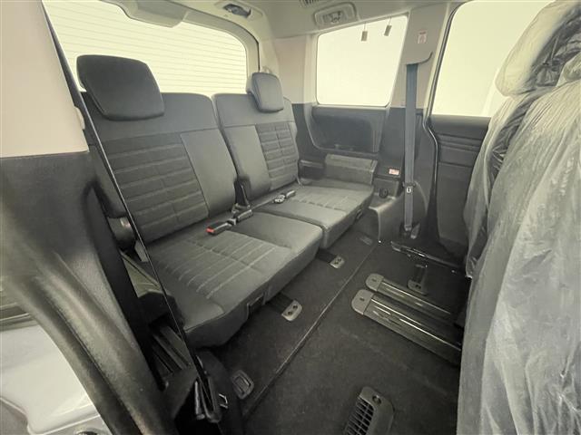 デリカＤ：５ シャモニー　４ＷＤ　登録済未使用車　ＢＳＭ　ハーフレザーシート　電動リアゲート　アダプティブクルーズコントロール　衝突被害軽減ブレーキ　レーンアシスト　オートマチックハイビーム　ＬＥＤ　ステアリングヒーター　禁煙（30枚目）