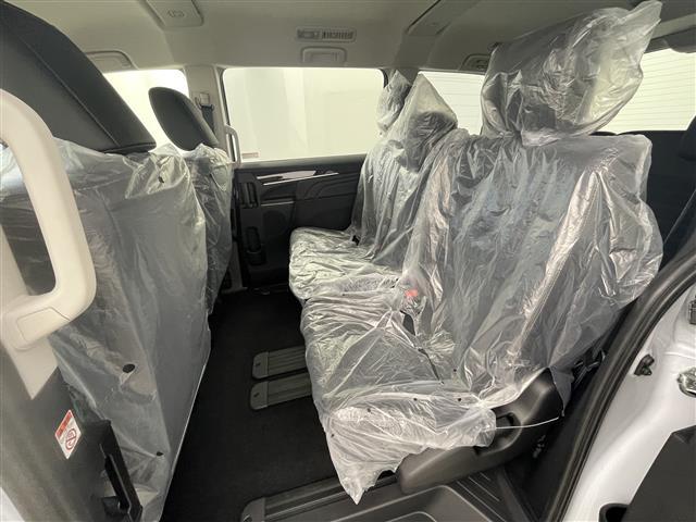 デリカＤ：５ シャモニー　４ＷＤ　登録済未使用車　ＢＳＭ　ハーフレザーシート　電動リアゲート　アダプティブクルーズコントロール　衝突被害軽減ブレーキ　レーンアシスト　オートマチックハイビーム　ＬＥＤ　ステアリングヒーター　禁煙（34枚目）