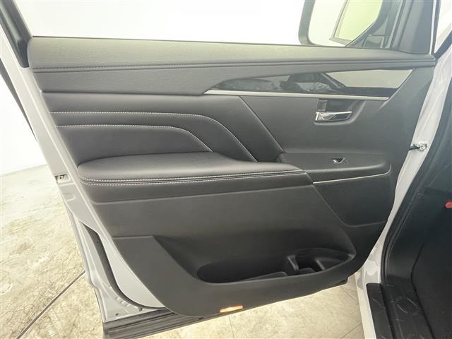 デリカＤ：５ シャモニー　４ＷＤ　登録済未使用車　ＢＳＭ　ハーフレザーシート　電動リアゲート　アダプティブクルーズコントロール　衝突被害軽減ブレーキ　レーンアシスト　オートマチックハイビーム　ＬＥＤ　ステアリングヒーター　禁煙（40枚目）