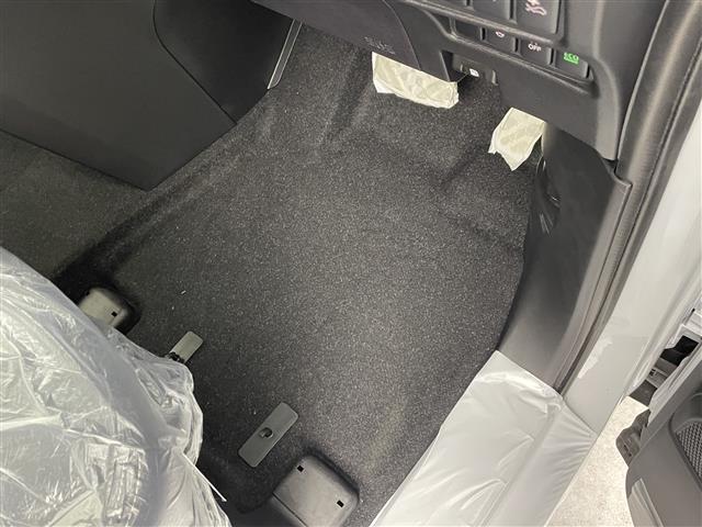 デリカＤ：５ シャモニー　４ＷＤ　登録済未使用車　ＢＳＭ　ハーフレザーシート　電動リアゲート　アダプティブクルーズコントロール　衝突被害軽減ブレーキ　レーンアシスト　オートマチックハイビーム　ＬＥＤ　ステアリングヒーター　禁煙（42枚目）