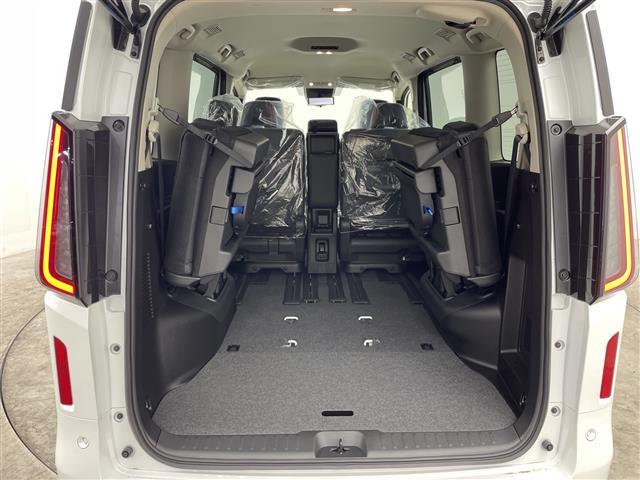 セレナ ｅ－パワー　ハイウェイスターＶ　登録済未使用車　純正１２．３型ナビ　全周囲カメラ　プロパイロット　ＥＴＣ２．０　純正前後ドラレコ　電子ミラー　ＢＳＭ　両側電動スライドドア　アダプティブＬＥＤライト　衝突被害軽減ブレーキ　禁煙（30枚目）