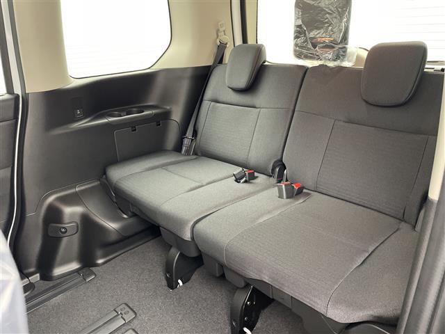 セレナ ｅ－パワー　ハイウェイスターＶ　登録済未使用車　純正１２．３型ナビ　全周囲カメラ　プロパイロット　ＥＴＣ２．０　純正前後ドラレコ　電子ミラー　ＢＳＭ　両側電動スライドドア　アダプティブＬＥＤライト　衝突被害軽減ブレーキ　禁煙（31枚目）