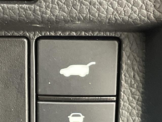 ステップワゴン ｅ：ＨＥＶスパーダ　純正９型ナビ　１５．６型フリップダウンモニター　フルセグＴＶ　ドラレコ　ビルトインＥＴＣ　パワーバックドア　ＢＳＭ　シートヒーター　電動パワースライドドア　ハーフレザー　ＡＣＣ　ＬＫＡＳ　ＬＥＤ　禁煙（8枚目）