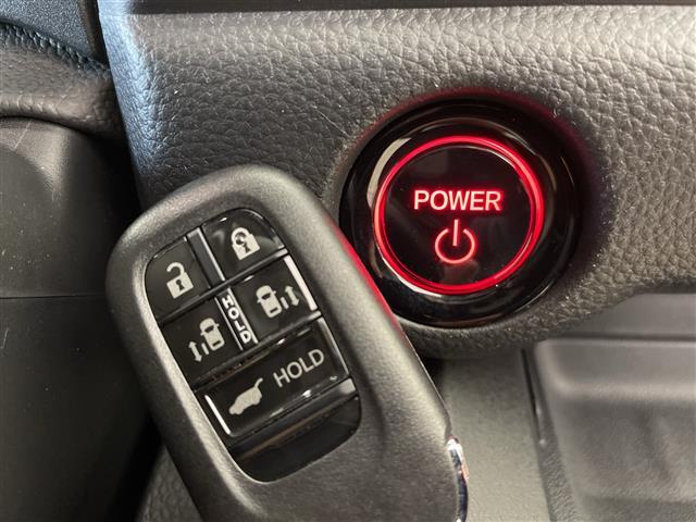 ステップワゴン ｅ：ＨＥＶスパーダ　純正９型ナビ　１５．６型フリップダウンモニター　フルセグＴＶ　ドラレコ　ビルトインＥＴＣ　パワーバックドア　ＢＳＭ　シートヒーター　電動パワースライドドア　ハーフレザー　ＡＣＣ　ＬＫＡＳ　ＬＥＤ　禁煙（10枚目）