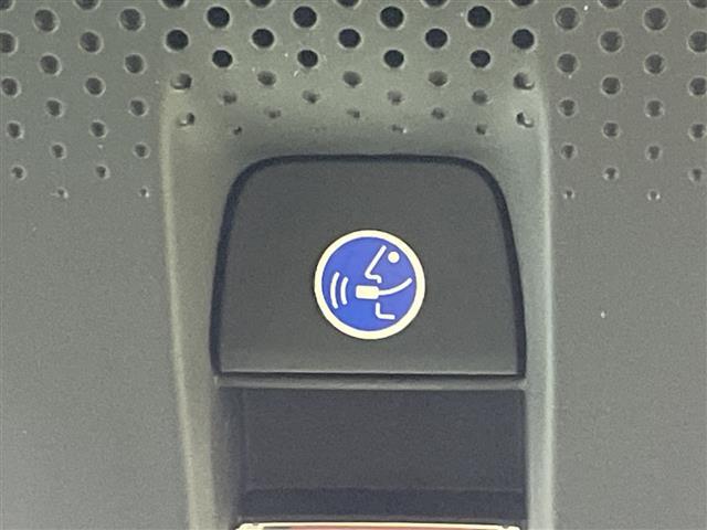 ステップワゴン ｅ：ＨＥＶスパーダ　純正９型ナビ　１５．６型フリップダウンモニター　フルセグＴＶ　ドラレコ　ビルトインＥＴＣ　パワーバックドア　ＢＳＭ　シートヒーター　電動パワースライドドア　ハーフレザー　ＡＣＣ　ＬＫＡＳ　ＬＥＤ　禁煙（17枚目）