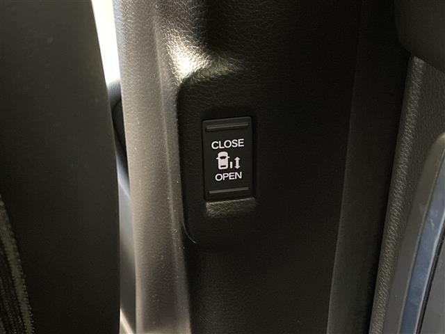 ステップワゴン ｅ：ＨＥＶスパーダ　純正９型ナビ　１５．６型フリップダウンモニター　フルセグＴＶ　ドラレコ　ビルトインＥＴＣ　パワーバックドア　ＢＳＭ　シートヒーター　電動パワースライドドア　ハーフレザー　ＡＣＣ　ＬＫＡＳ　ＬＥＤ　禁煙（35枚目）