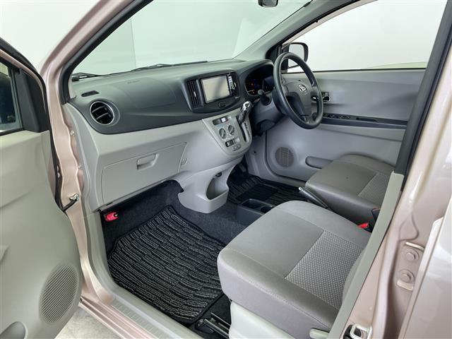 ミライース Ｘ　スマートセレクションＳＡ　純正ナビ　フルセグＴＶ　Ｂｌｕｅｔｏｏｔｈ接続　電動格納ミラー　ヘッドライトレベライザー　ＨＩＤ　純正アルミホイール　ＡＢＳ　衝突被害軽減システム　ＶＳＣ　アイドリングストップ　エアコン　リモコンキー（33枚目）