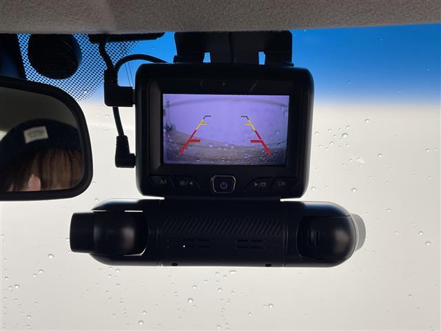 Ｎ－ＯＮＥ プレミアム　ツアラー　純正ＳＤナビ　クルーズコントロール　バックカメラ　社外ドラレコ　社外アルミホイール　ＥＴＣ　純正フロアマット　プッシュスタート　ワンセグ　オートライト　ＨＩＤヘッドライト　衝突被害軽減　禁煙車（5枚目）