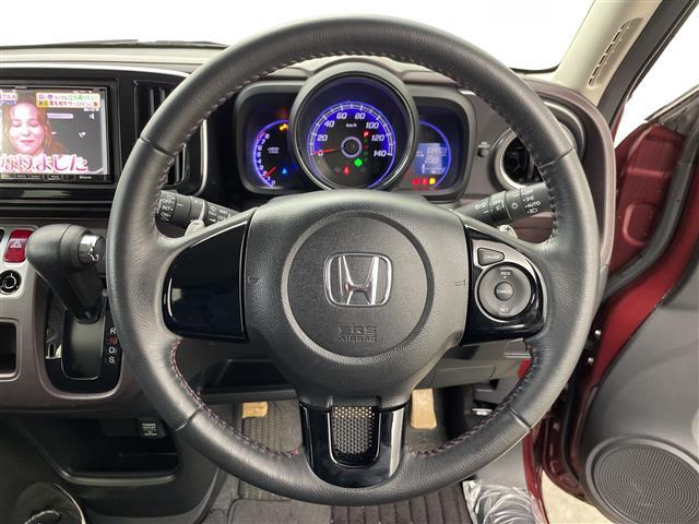 Ｎ－ＯＮＥ プレミアム　ツアラー　純正ＳＤナビ　クルーズコントロール　バックカメラ　社外ドラレコ　社外アルミホイール　ＥＴＣ　純正フロアマット　プッシュスタート　ワンセグ　オートライト　ＨＩＤヘッドライト　衝突被害軽減　禁煙車（8枚目）