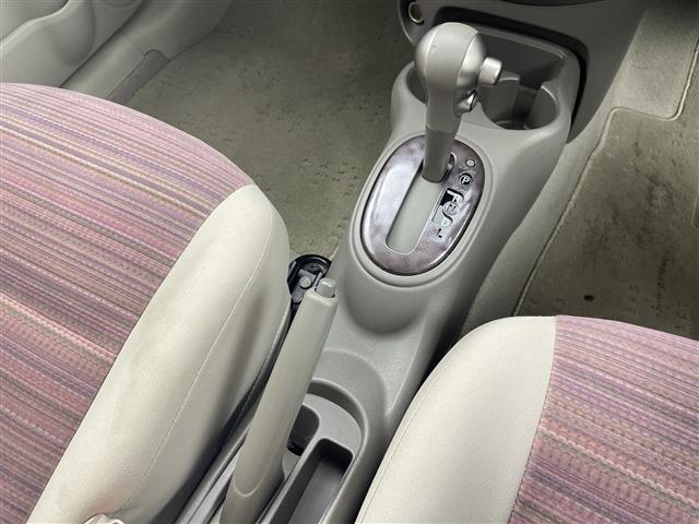 マーチ ボレロ　純正ナビ　Ｂｌｕｅｔｏｏｔｈ　バックカメラ　ＥＴＣ　オートエアコン　スマートキー　プッシュスタート　純正１４インチＡＷ　純正フロアマット　パワーウィンドウ　アイドリングストップ　横滑り防止装置　禁煙車（25枚目）