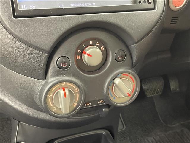 マーチ １２Ｘ　３０ｔｈハピネス　純正ナビ　前後ドライブレコーダー　プッシュスタートボタン　スマートキー　急発進防止装置　アイドリングストップ　電動格納ミラー　純正フロアマット　エアコン　取扱説明書　保証書　横滑り防止装置　禁煙車（15枚目）