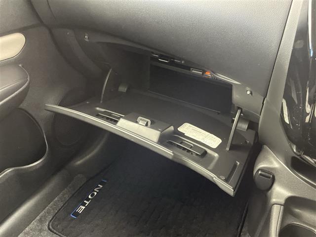 ノート ｅ－パワー　Ｘ　純正ナビ　フルセグＴＶ　電子ミラー　全方位カメラ　ＥＴＣ　衝突被害軽減システム　ステアリングスイッチ　スマートキー　スペアキー　プッシュスタート　オートライト　ＬＥＤライト　電格ミラー　禁煙車（27枚目）