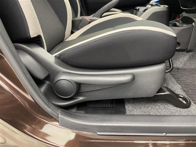 ノート ｅ－パワー　Ｘ　純正ナビ　フルセグＴＶ　電子ミラー　全方位カメラ　ＥＴＣ　衝突被害軽減システム　ステアリングスイッチ　スマートキー　スペアキー　プッシュスタート　オートライト　ＬＥＤライト　電格ミラー　禁煙車（29枚目）