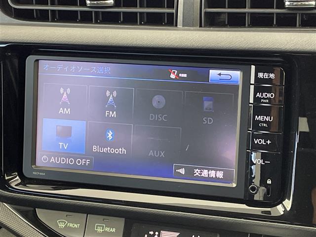 アクア Ｓ　純正ナビ　バックカメラ　ワンセグＴＶ　Ｂｌｕｅｔｏｏｔｈ接続　プッシュスタートボタン　スマートキー　ＬＥＤヘッドライト　オートライト　純正アルミホイール　ステアリングリモコン　純正フロアマット　禁煙車（4枚目）