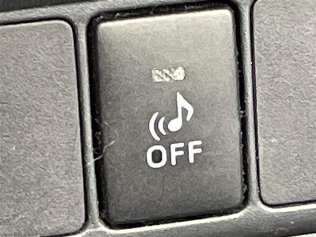 アクア Ｓ　純正ナビ　バックカメラ　ワンセグＴＶ　Ｂｌｕｅｔｏｏｔｈ接続　プッシュスタートボタン　スマートキー　ＬＥＤヘッドライト　オートライト　純正アルミホイール　ステアリングリモコン　純正フロアマット　禁煙車（13枚目）