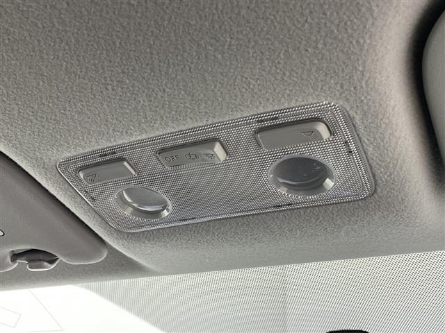 アクア Ｓ　純正ナビ　バックカメラ　ワンセグＴＶ　Ｂｌｕｅｔｏｏｔｈ接続　プッシュスタートボタン　スマートキー　ＬＥＤヘッドライト　オートライト　純正アルミホイール　ステアリングリモコン　純正フロアマット　禁煙車（16枚目）