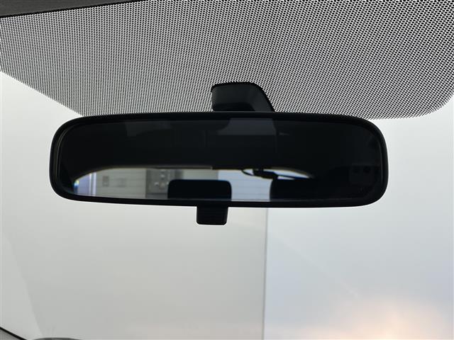 アクア Ｓ　純正ナビ　バックカメラ　ワンセグＴＶ　Ｂｌｕｅｔｏｏｔｈ接続　プッシュスタートボタン　スマートキー　ＬＥＤヘッドライト　オートライト　純正アルミホイール　ステアリングリモコン　純正フロアマット　禁煙車（17枚目）