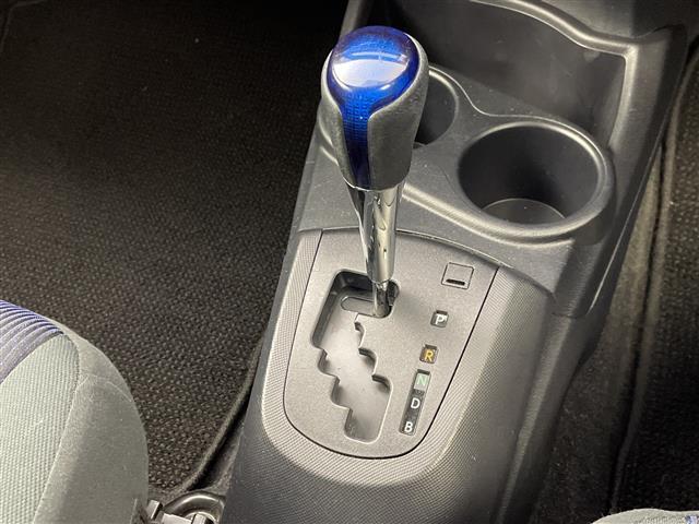 アクア Ｓ　純正ナビ　バックカメラ　ワンセグＴＶ　Ｂｌｕｅｔｏｏｔｈ接続　プッシュスタートボタン　スマートキー　ＬＥＤヘッドライト　オートライト　純正アルミホイール　ステアリングリモコン　純正フロアマット　禁煙車（21枚目）