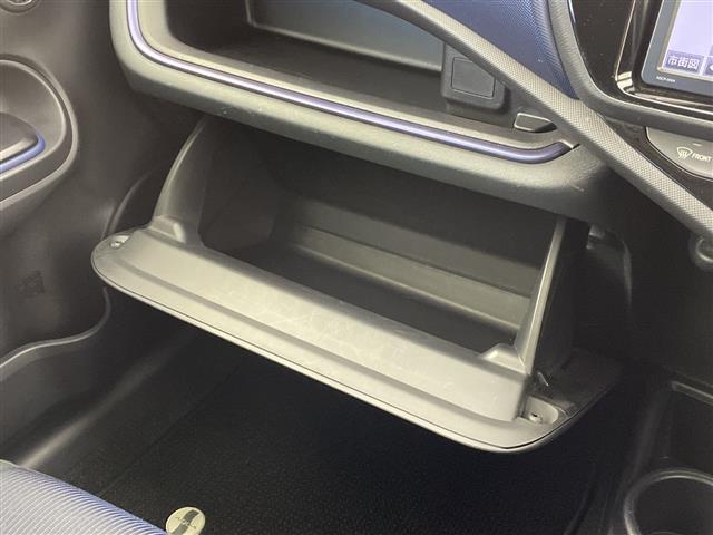 アクア Ｓ　純正ナビ　バックカメラ　ワンセグＴＶ　Ｂｌｕｅｔｏｏｔｈ接続　プッシュスタートボタン　スマートキー　ＬＥＤヘッドライト　オートライト　純正アルミホイール　ステアリングリモコン　純正フロアマット　禁煙車（22枚目）