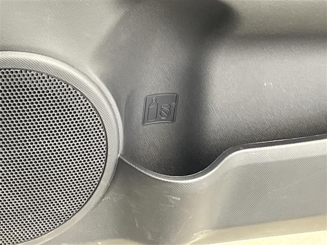 アクア Ｓ　純正ナビ　バックカメラ　ワンセグＴＶ　Ｂｌｕｅｔｏｏｔｈ接続　プッシュスタートボタン　スマートキー　ＬＥＤヘッドライト　オートライト　純正アルミホイール　ステアリングリモコン　純正フロアマット　禁煙車（31枚目）