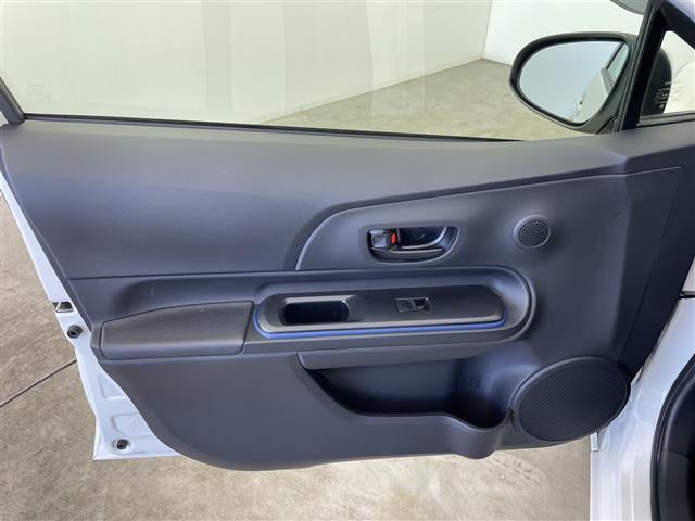 アクア Ｓ　純正ナビ　バックカメラ　ワンセグＴＶ　Ｂｌｕｅｔｏｏｔｈ接続　プッシュスタートボタン　スマートキー　ＬＥＤヘッドライト　オートライト　純正アルミホイール　ステアリングリモコン　純正フロアマット　禁煙車（39枚目）