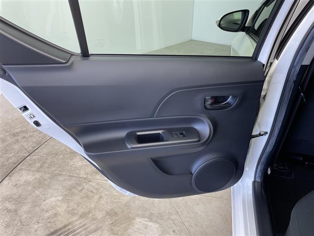 アクア Ｓ　純正ナビ　バックカメラ　ワンセグＴＶ　Ｂｌｕｅｔｏｏｔｈ接続　プッシュスタートボタン　スマートキー　ＬＥＤヘッドライト　オートライト　純正アルミホイール　ステアリングリモコン　純正フロアマット　禁煙車（40枚目）