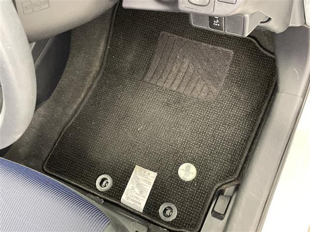 アクア Ｓ　純正ナビ　バックカメラ　ワンセグＴＶ　Ｂｌｕｅｔｏｏｔｈ接続　プッシュスタートボタン　スマートキー　ＬＥＤヘッドライト　オートライト　純正アルミホイール　ステアリングリモコン　純正フロアマット　禁煙車（42枚目）